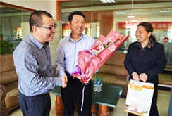 集團工會走訪慰問集團2013年度勞動模范