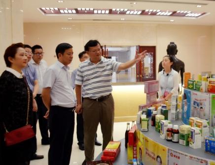 新到任的樟樹市長(zhǎng)董曉明視察仁和集團(tuán)