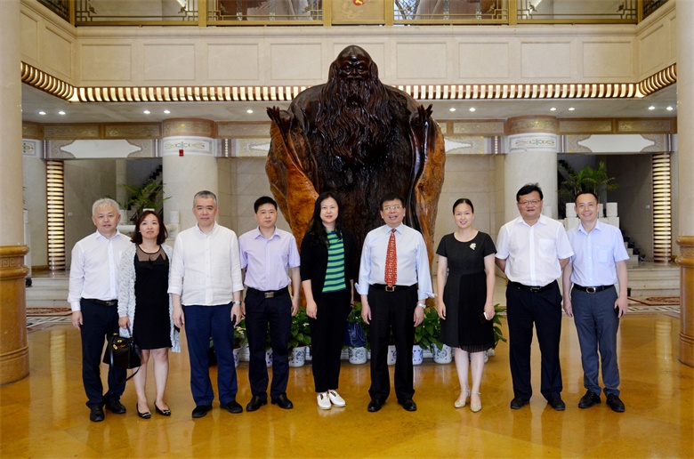 宜春市委常委、副市長陳如標(biāo)到仁和集團(tuán)調(diào)研